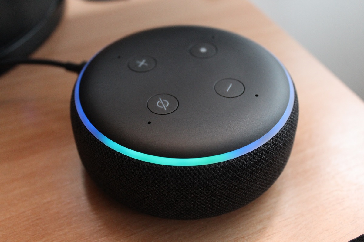 Alexa vs Google Home: quale assistente vocale è meglio?